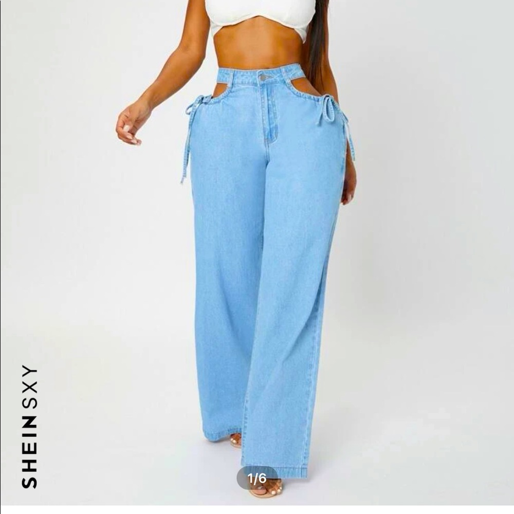 Cut-Out waist wide leg jeans